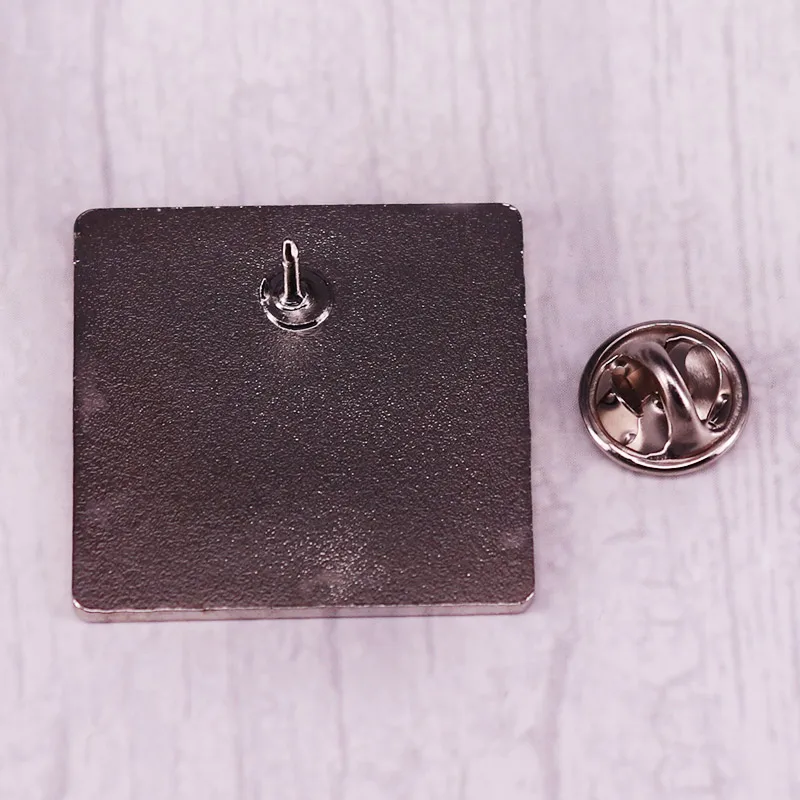 Nana Osaki Emaille Pin Ai Yaza – Nana Anime Merchandise Bewertung und Preis